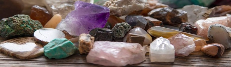 5 + 1 modi per utilizzare pietre e cristalli nella vita quotidiana